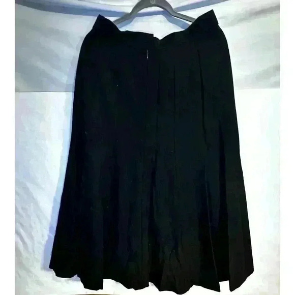 Escada Skirt Black  Crepe Pleat  Size 44 / XL  (063) - Picture 4 of 12